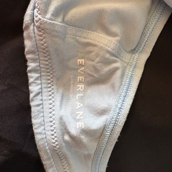 Everlane 1 White & 1 light blue bra - Picture 4 of 4